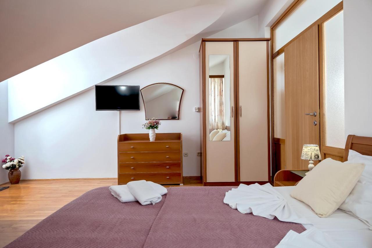 Apartmani Putnik Baška Voda エクステリア 写真