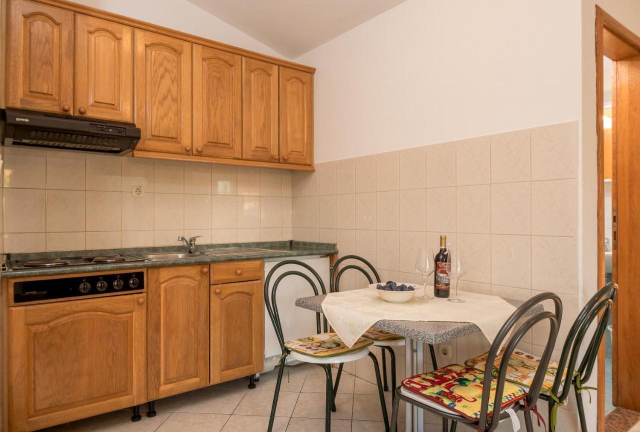 Apartmani Putnik Baška Voda エクステリア 写真