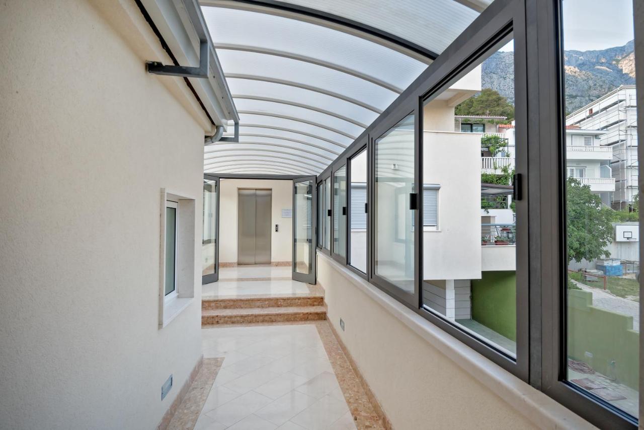 Apartmani Putnik Baška Voda エクステリア 写真