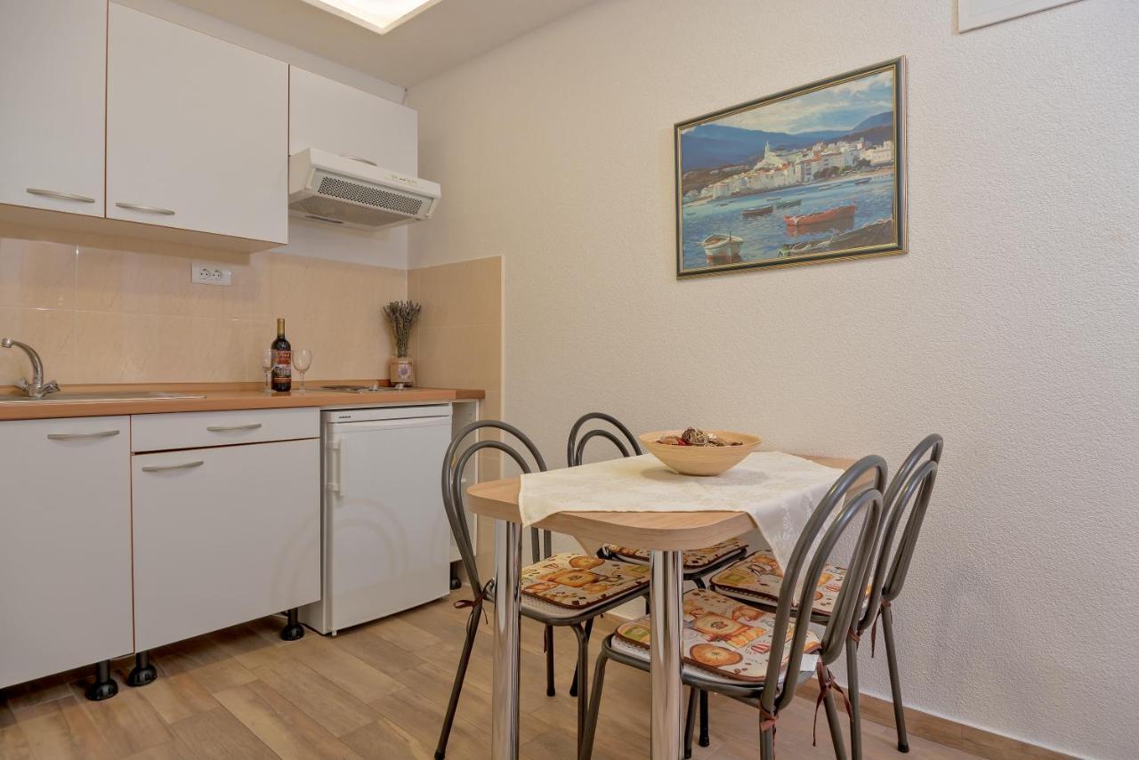 Apartmani Putnik Baška Voda エクステリア 写真