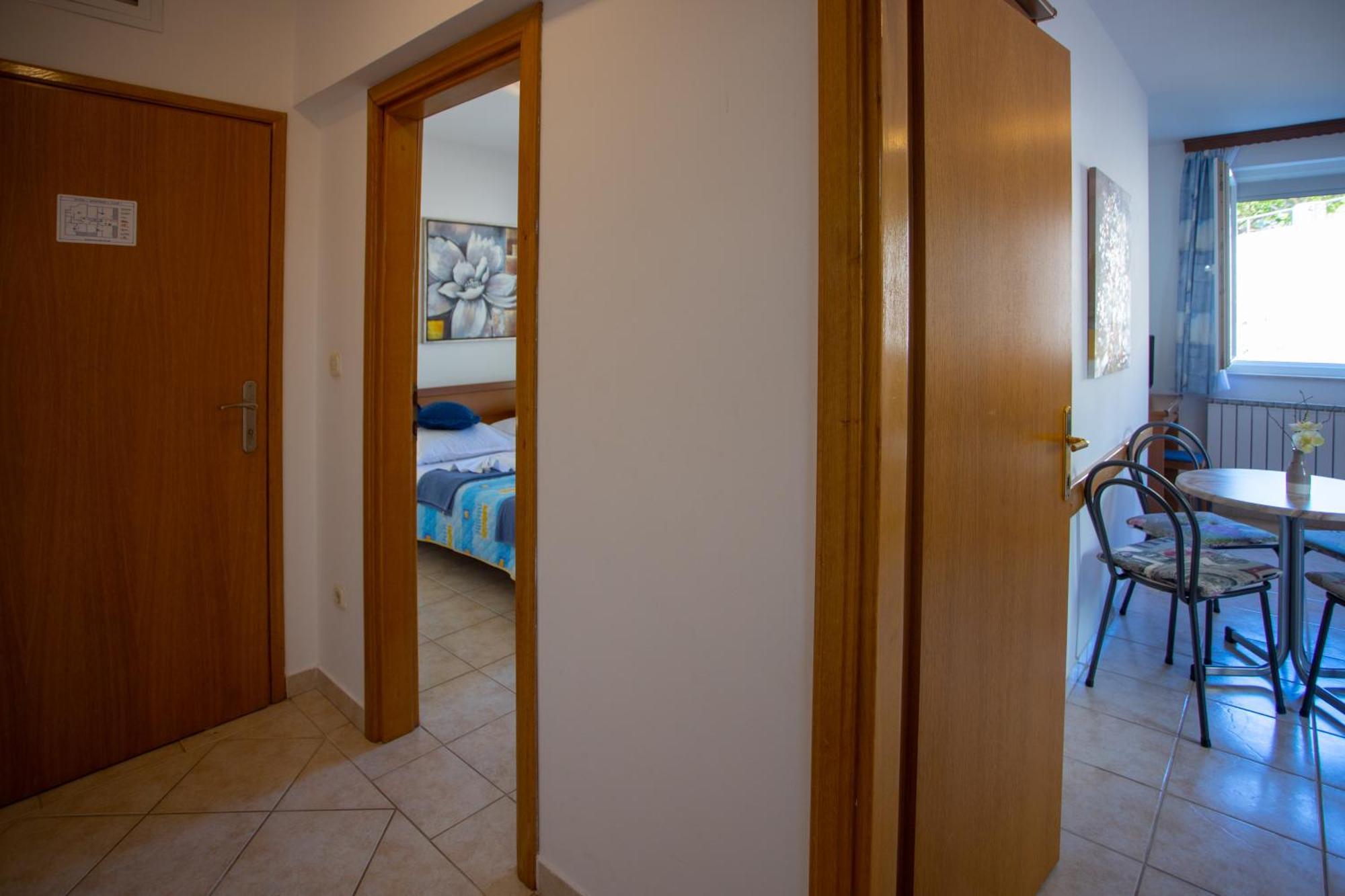 Apartmani Putnik Baška Voda エクステリア 写真